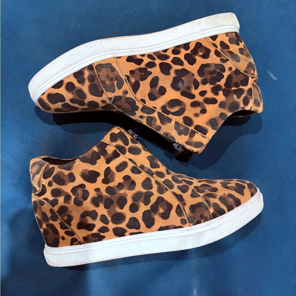 Blondo Leopard Waterproof Wedges sz 8.5